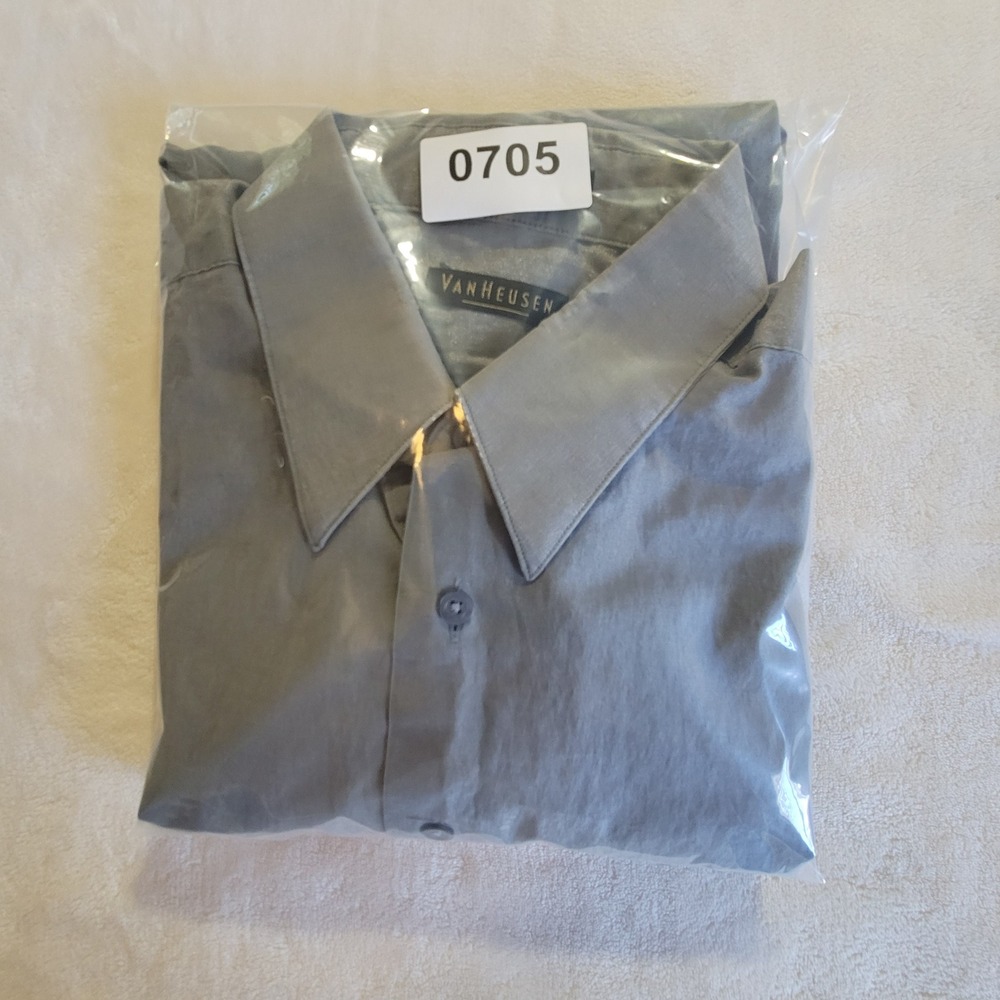 Van Heusen Button Down Mens 16.5 34/35 Gray Microfiber Cotton Nylon Long Sleeve - Picture 9 of 9